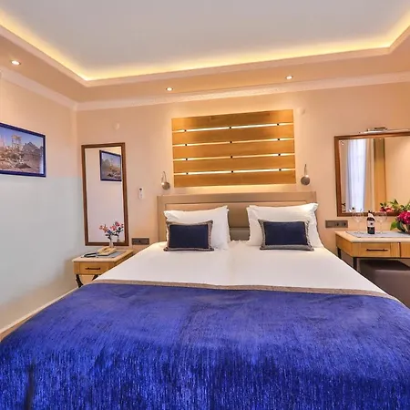 Hadrian Hotel 2*