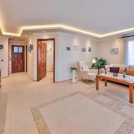 Hadrian Отель 2*