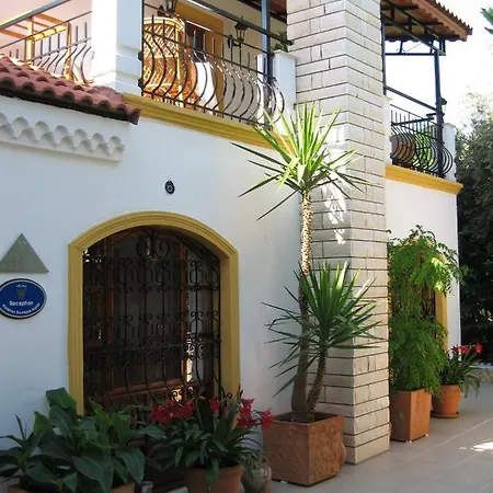 Hadrian Hotel 2*