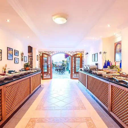 Hotel Hadrian 2*